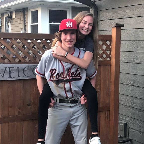 Meet your Posher, Olivia - Picture 1 of 6